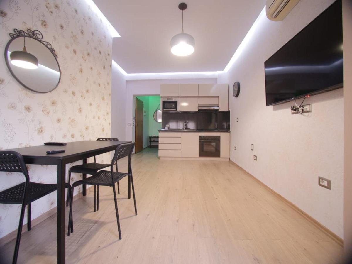 Ferienwohnung Hidden Gem In The Center Of Tirana Exterior foto