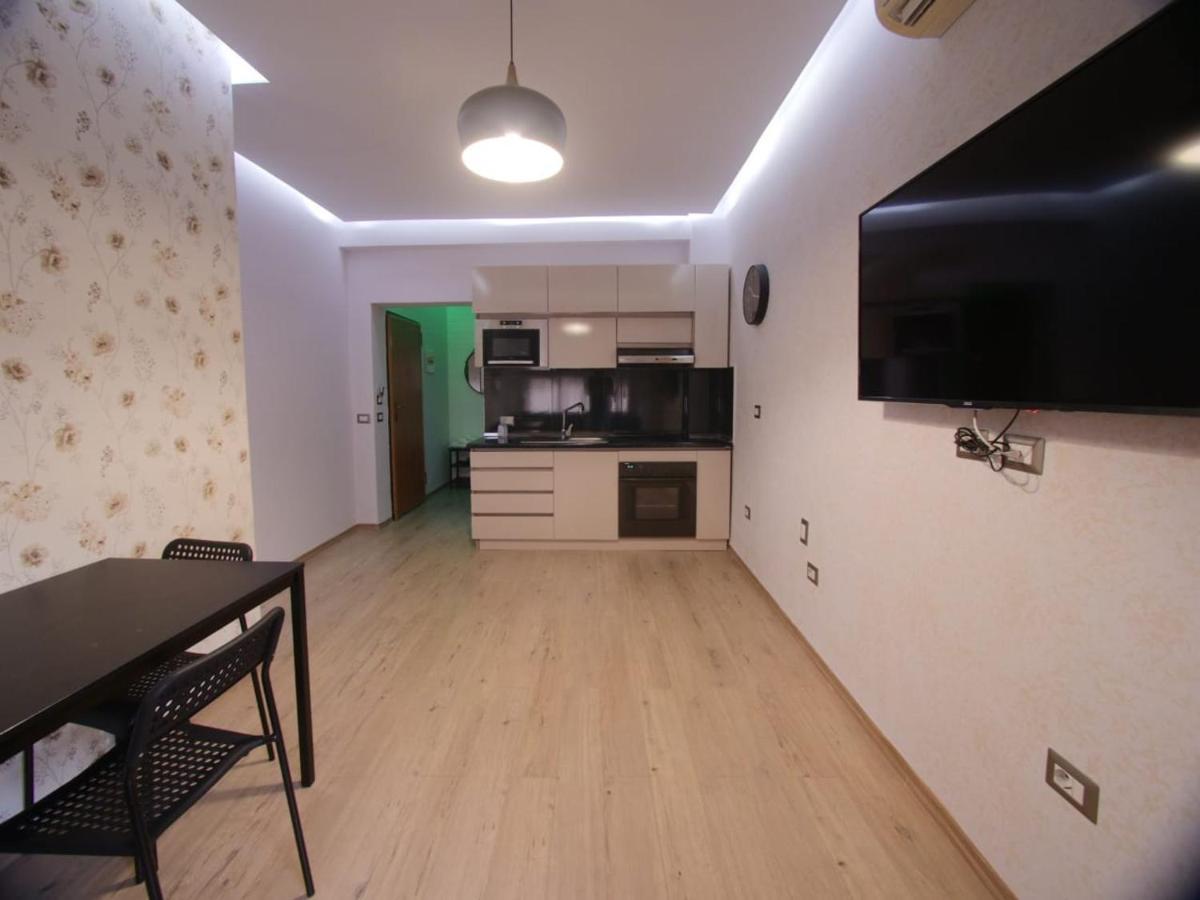 Ferienwohnung Hidden Gem In The Center Of Tirana Exterior foto