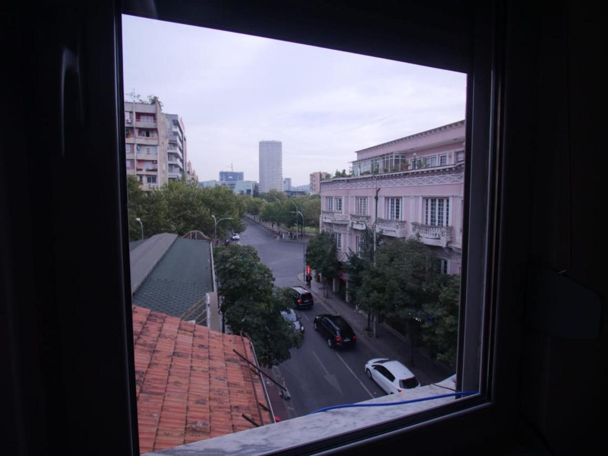 Ferienwohnung Hidden Gem In The Center Of Tirana Exterior foto
