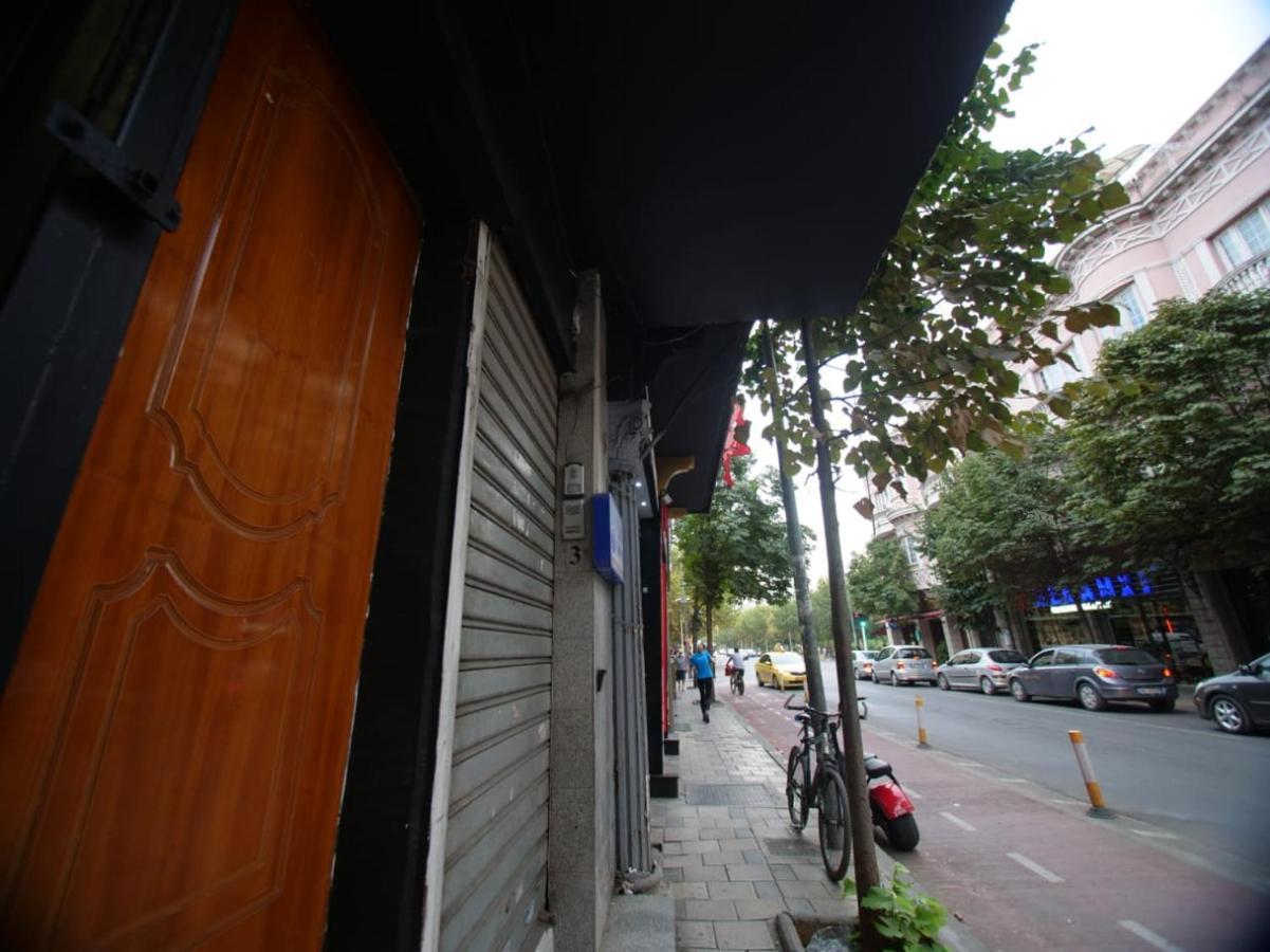 Ferienwohnung Hidden Gem In The Center Of Tirana Exterior foto