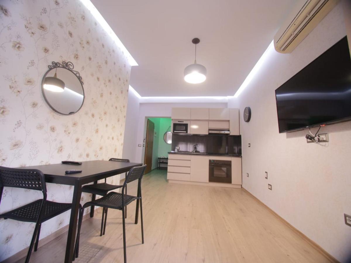 Ferienwohnung Hidden Gem In The Center Of Tirana Exterior foto